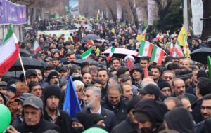 فیلم | فریاد تبریز در باران: «جانم فدای ایران»