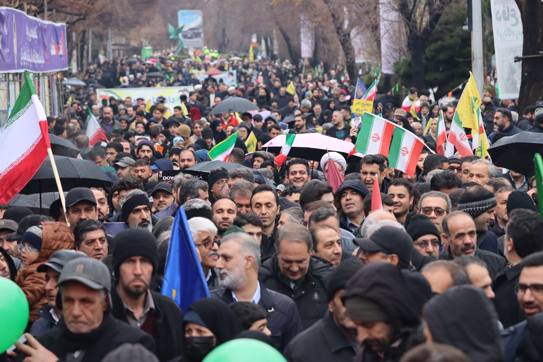 فیلم | فریاد تبریز در باران: «جانم فدای ایران»